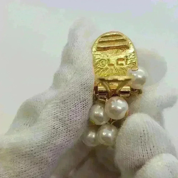 Vintage KJL and LC gold tone with pearl like clip-on earrings set - Picture 16 of 16